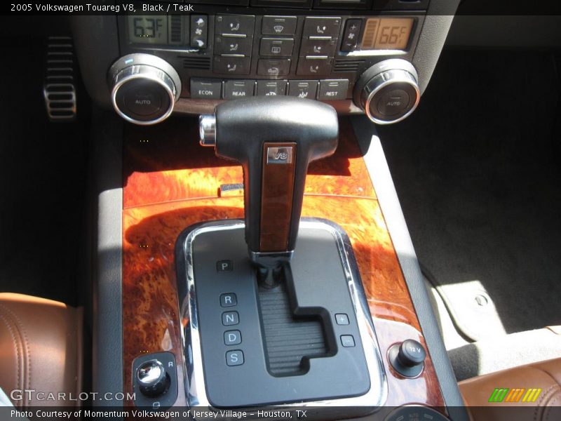Black / Teak 2005 Volkswagen Touareg V8