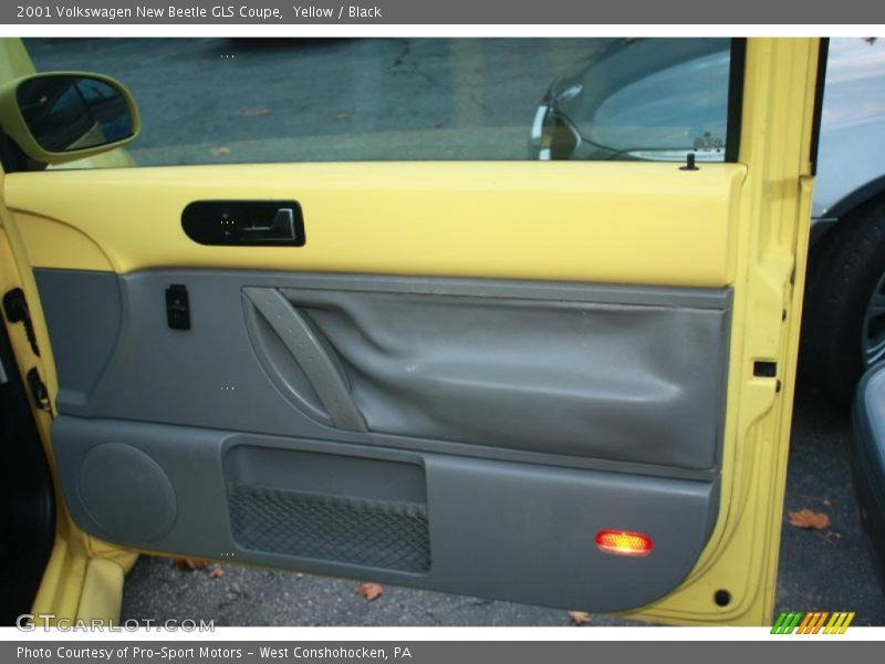 Yellow / Black 2001 Volkswagen New Beetle GLS Coupe