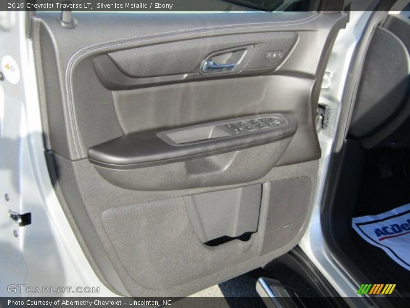 Silver Ice Metallic / Ebony 2016 Chevrolet Traverse LT