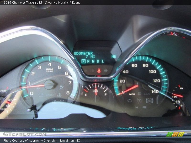 Silver Ice Metallic / Ebony 2016 Chevrolet Traverse LT