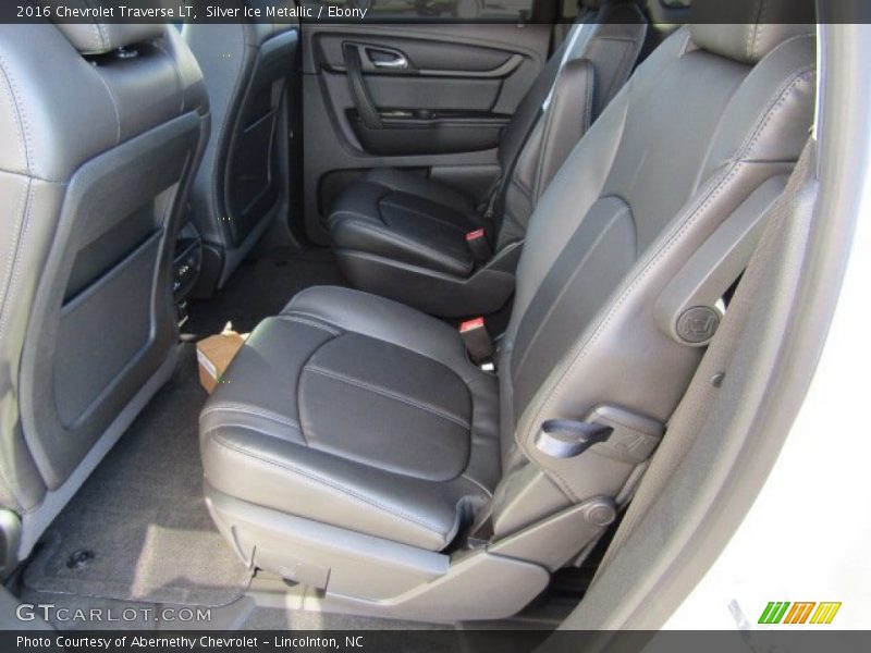 Silver Ice Metallic / Ebony 2016 Chevrolet Traverse LT