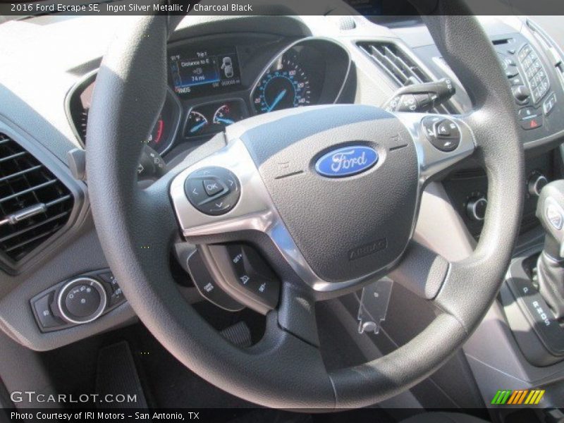 Ingot Silver Metallic / Charcoal Black 2016 Ford Escape SE