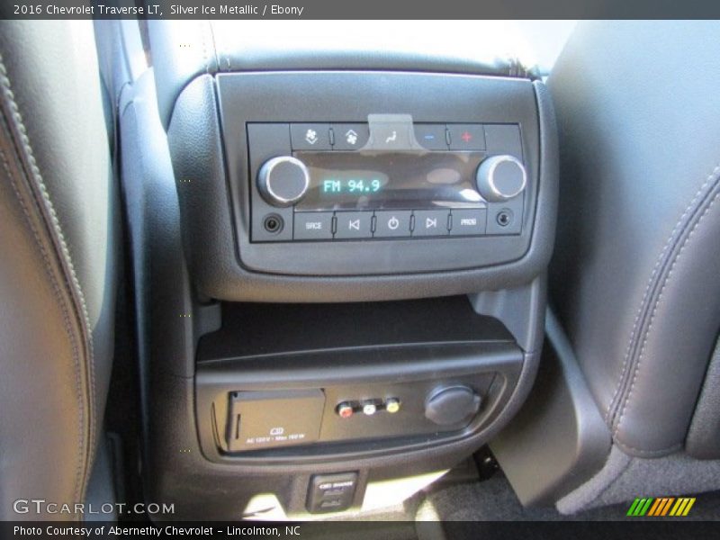 Silver Ice Metallic / Ebony 2016 Chevrolet Traverse LT