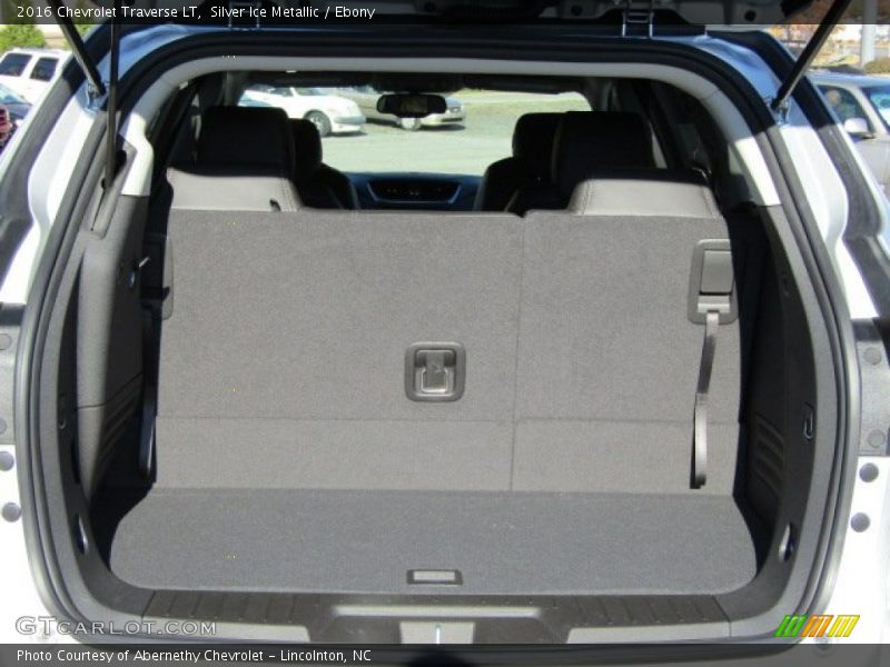 Silver Ice Metallic / Ebony 2016 Chevrolet Traverse LT