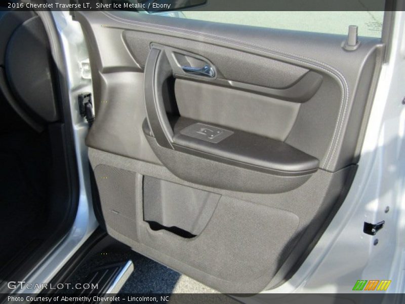 Silver Ice Metallic / Ebony 2016 Chevrolet Traverse LT