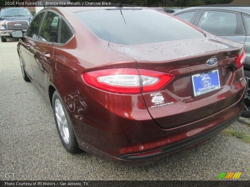 Bronze Fire Metallic / Charcoal Black 2016 Ford Fusion SE