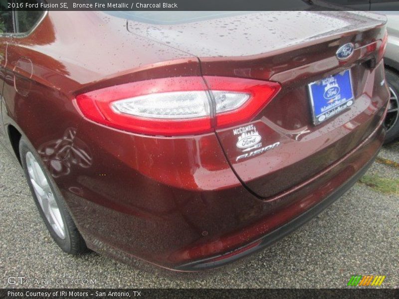 Bronze Fire Metallic / Charcoal Black 2016 Ford Fusion SE