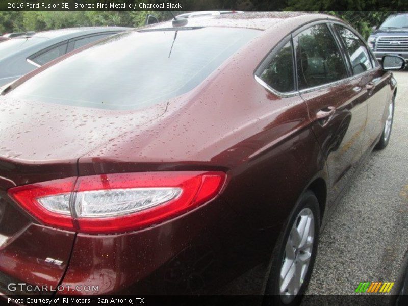 Bronze Fire Metallic / Charcoal Black 2016 Ford Fusion SE