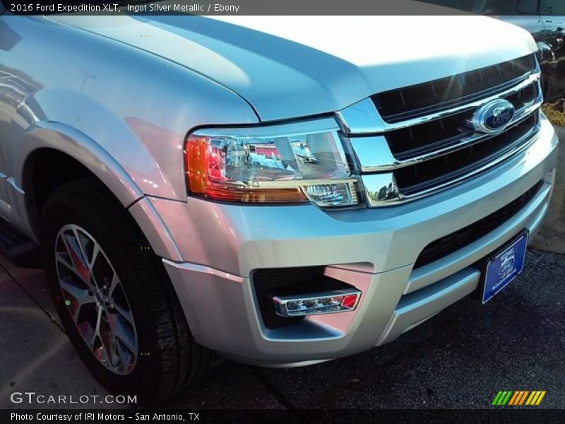 Ingot Silver Metallic / Ebony 2016 Ford Expedition XLT