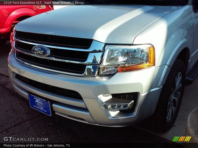 Ingot Silver Metallic / Ebony 2016 Ford Expedition XLT