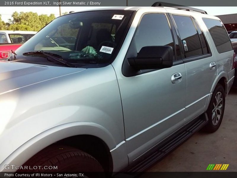 Ingot Silver Metallic / Ebony 2016 Ford Expedition XLT