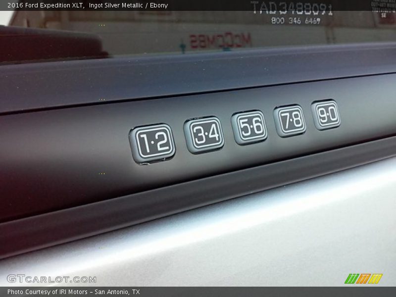 Ingot Silver Metallic / Ebony 2016 Ford Expedition XLT