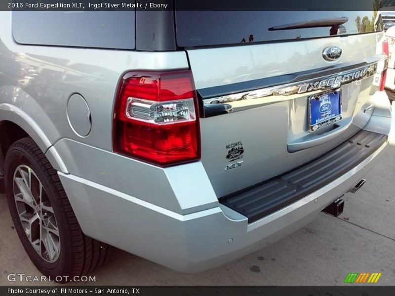 Ingot Silver Metallic / Ebony 2016 Ford Expedition XLT