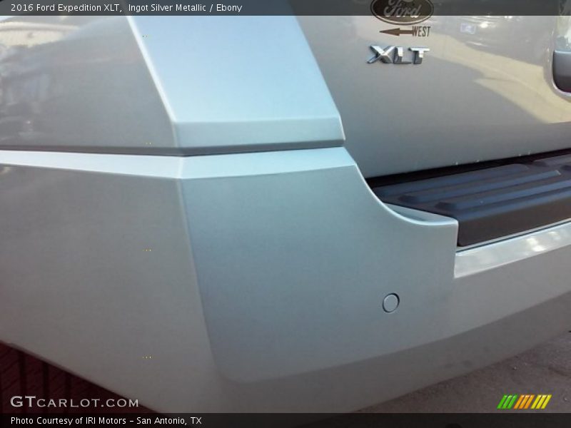 Ingot Silver Metallic / Ebony 2016 Ford Expedition XLT