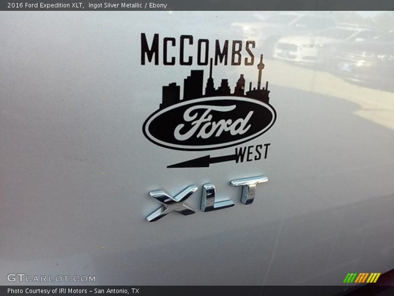 Ingot Silver Metallic / Ebony 2016 Ford Expedition XLT