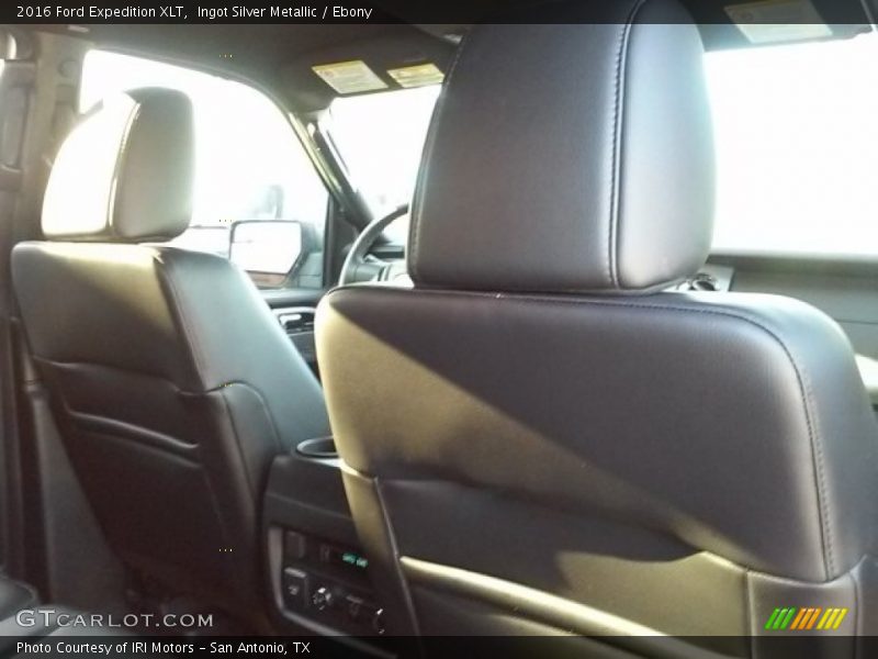 Ingot Silver Metallic / Ebony 2016 Ford Expedition XLT