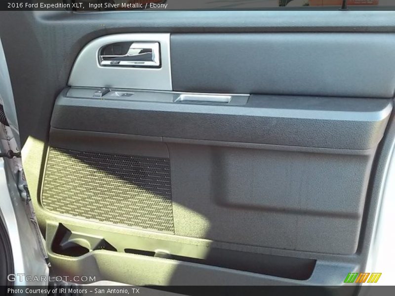 Ingot Silver Metallic / Ebony 2016 Ford Expedition XLT