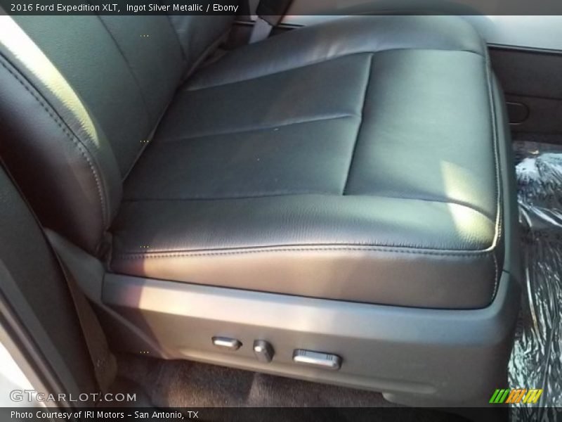 Ingot Silver Metallic / Ebony 2016 Ford Expedition XLT