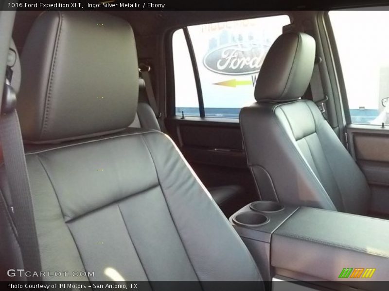 Ingot Silver Metallic / Ebony 2016 Ford Expedition XLT