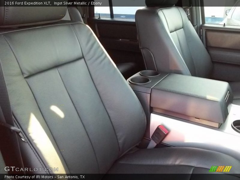 Ingot Silver Metallic / Ebony 2016 Ford Expedition XLT
