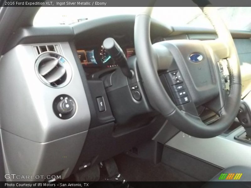 Ingot Silver Metallic / Ebony 2016 Ford Expedition XLT