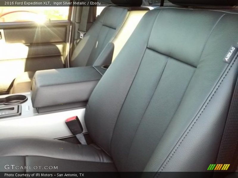 Ingot Silver Metallic / Ebony 2016 Ford Expedition XLT