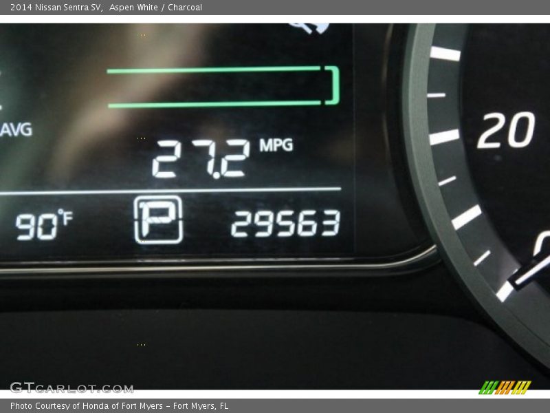 Aspen White / Charcoal 2014 Nissan Sentra SV