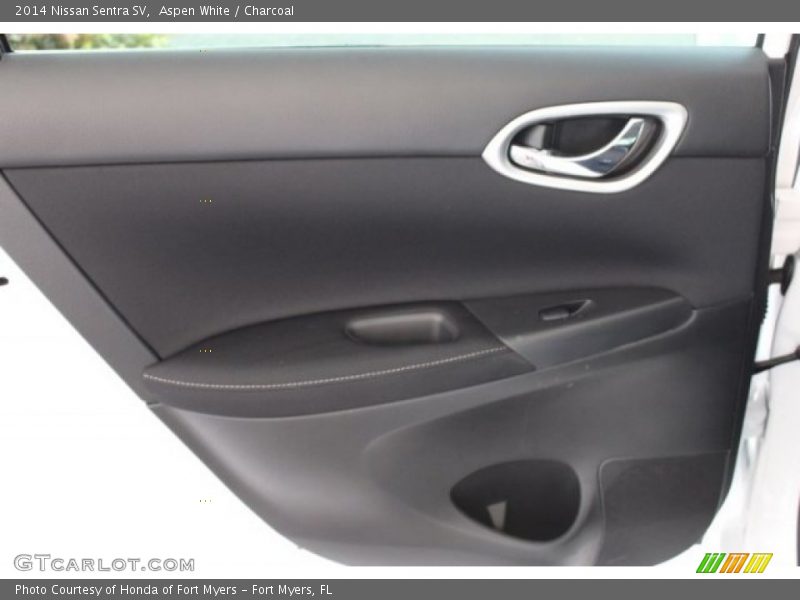 Aspen White / Charcoal 2014 Nissan Sentra SV