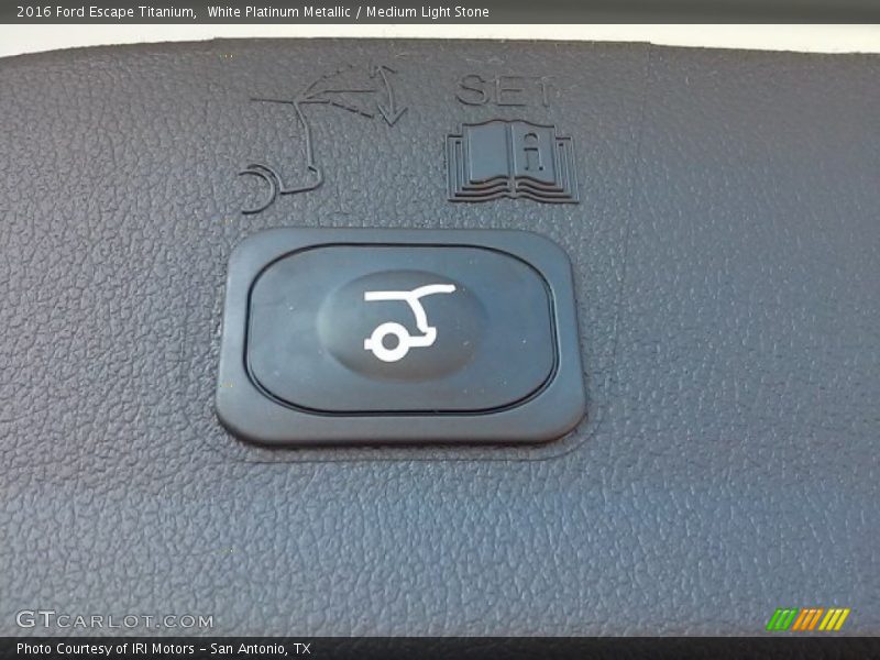 White Platinum Metallic / Medium Light Stone 2016 Ford Escape Titanium