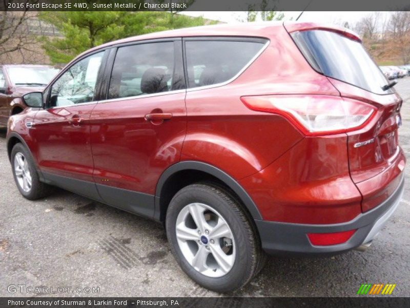 Sunset Metallic / Charcoal Black 2016 Ford Escape SE 4WD