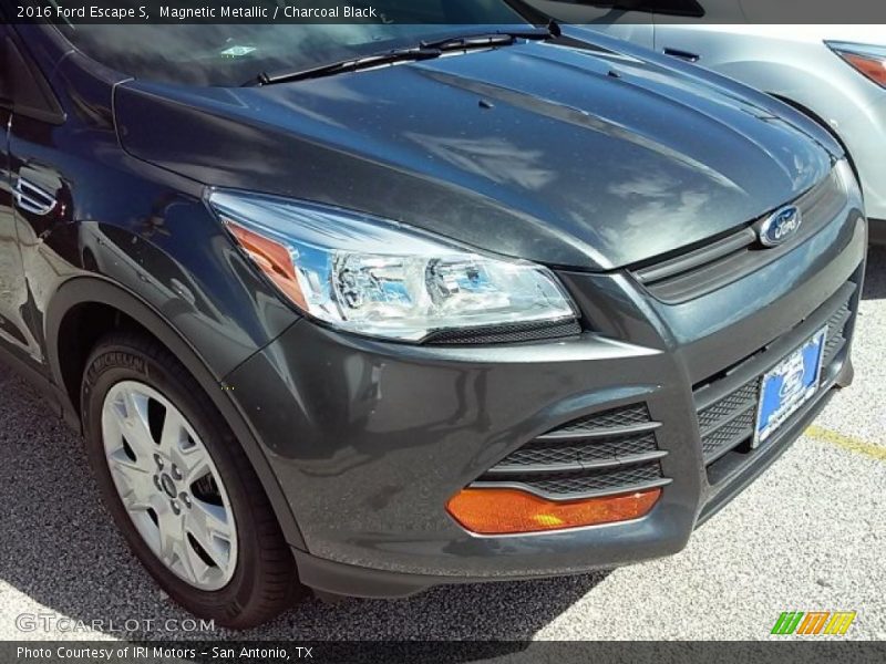 Magnetic Metallic / Charcoal Black 2016 Ford Escape S