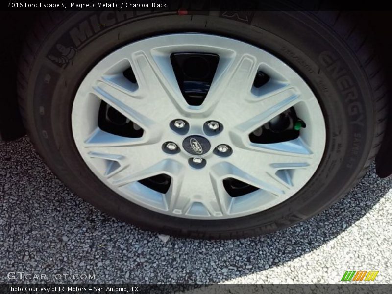 Magnetic Metallic / Charcoal Black 2016 Ford Escape S