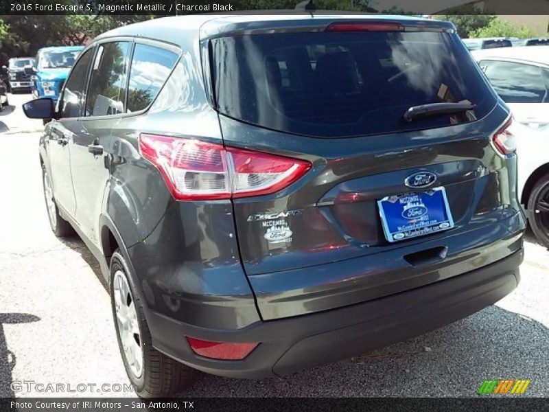 Magnetic Metallic / Charcoal Black 2016 Ford Escape S