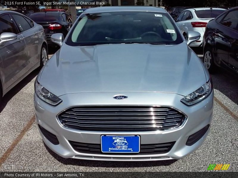 Ingot Silver Metallic / Charcoal Black 2016 Ford Fusion SE
