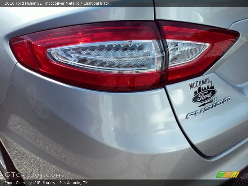 Ingot Silver Metallic / Charcoal Black 2016 Ford Fusion SE