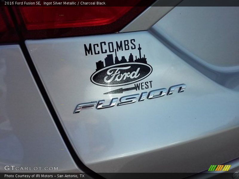 Ingot Silver Metallic / Charcoal Black 2016 Ford Fusion SE