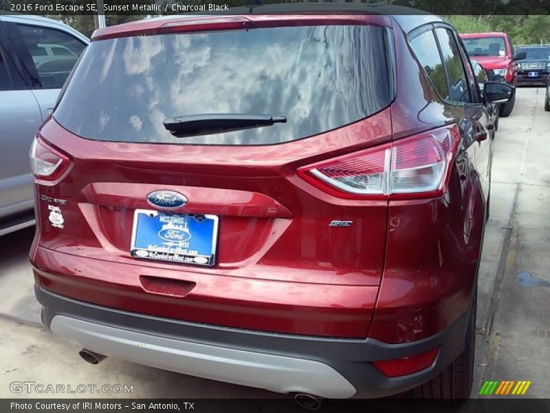 Sunset Metallic / Charcoal Black 2016 Ford Escape SE