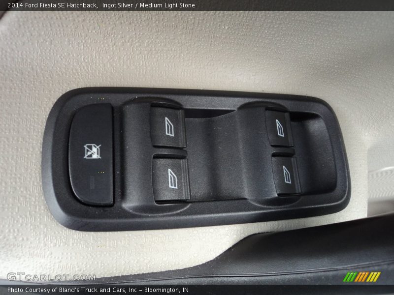 Ingot Silver / Medium Light Stone 2014 Ford Fiesta SE Hatchback