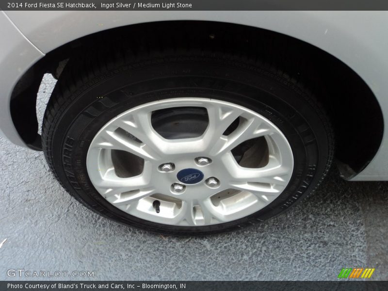 Ingot Silver / Medium Light Stone 2014 Ford Fiesta SE Hatchback