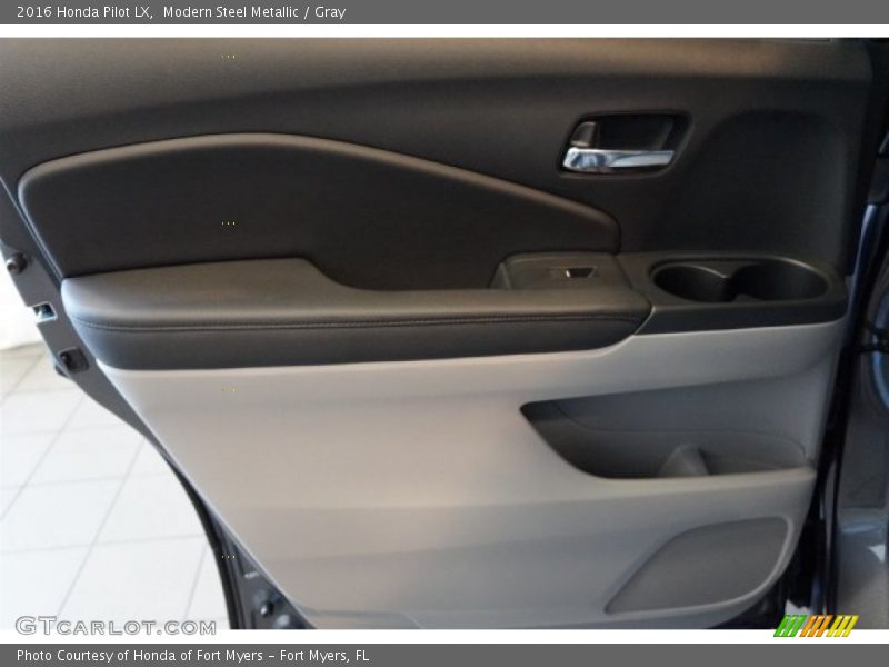 Modern Steel Metallic / Gray 2016 Honda Pilot LX