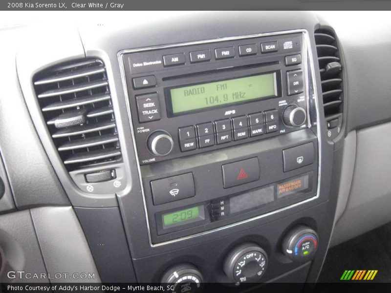 Clear White / Gray 2008 Kia Sorento LX