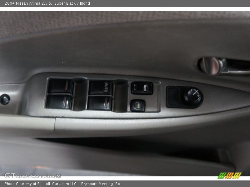 Super Black / Blond 2004 Nissan Altima 2.5 S