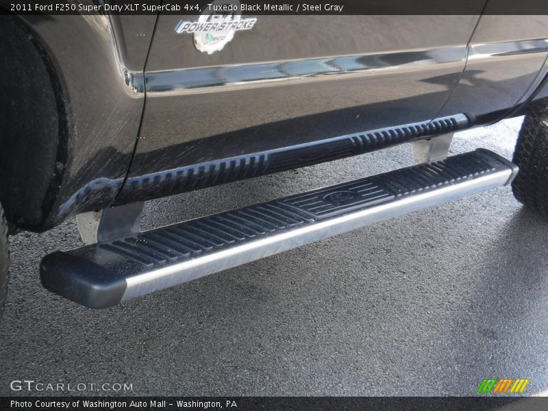 Tuxedo Black Metallic / Steel Gray 2011 Ford F250 Super Duty XLT SuperCab 4x4