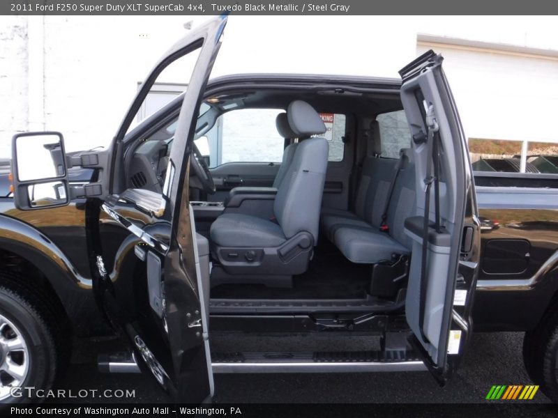 Tuxedo Black Metallic / Steel Gray 2011 Ford F250 Super Duty XLT SuperCab 4x4