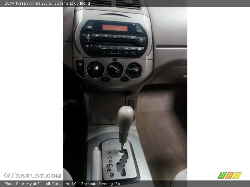 Super Black / Blond 2004 Nissan Altima 2.5 S