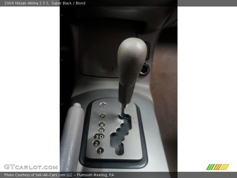 Super Black / Blond 2004 Nissan Altima 2.5 S