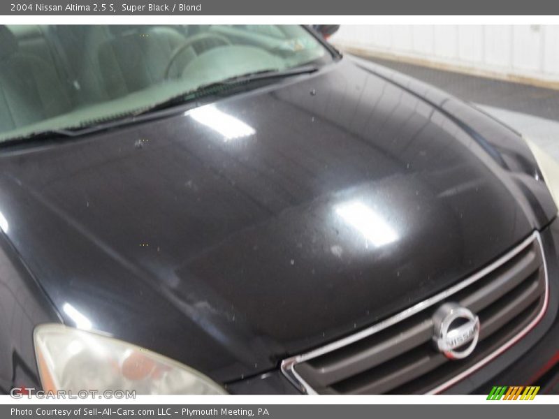 Super Black / Blond 2004 Nissan Altima 2.5 S
