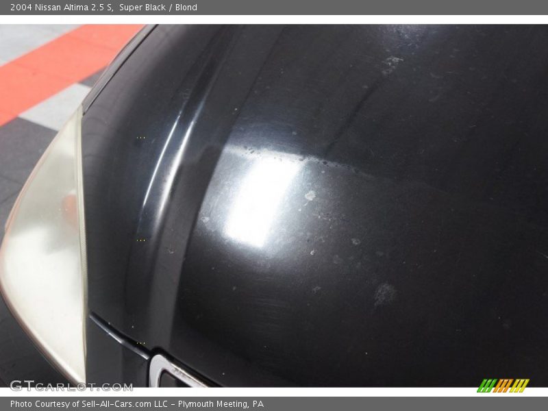 Super Black / Blond 2004 Nissan Altima 2.5 S