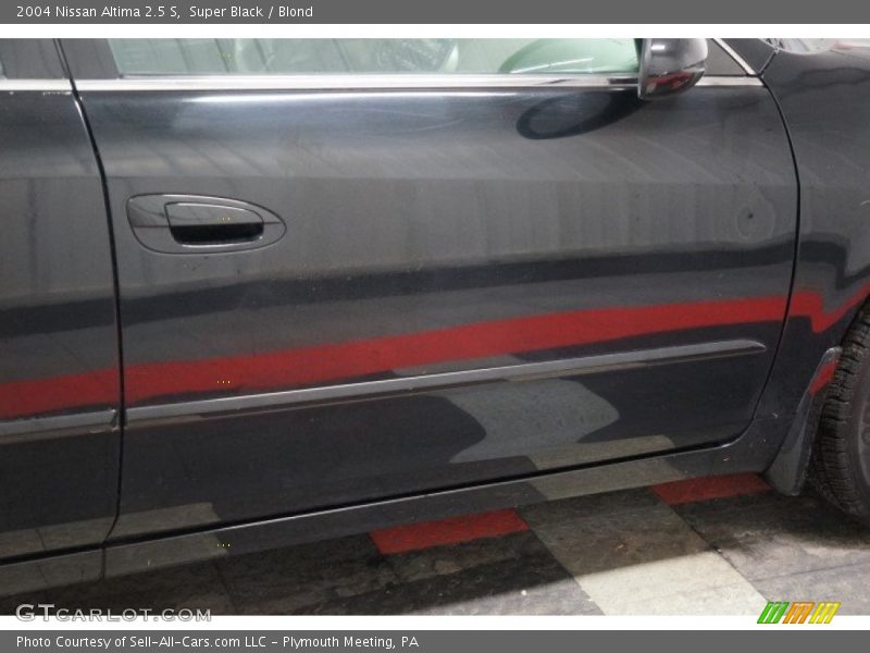 Super Black / Blond 2004 Nissan Altima 2.5 S