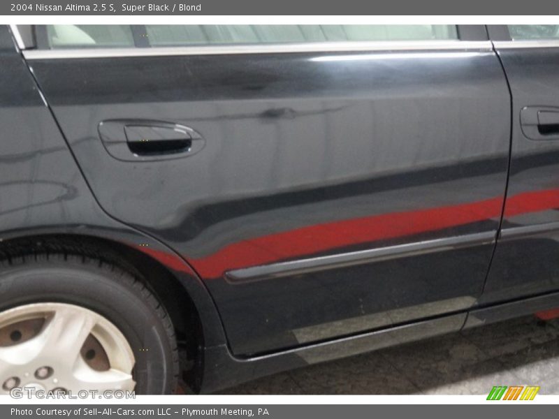 Super Black / Blond 2004 Nissan Altima 2.5 S